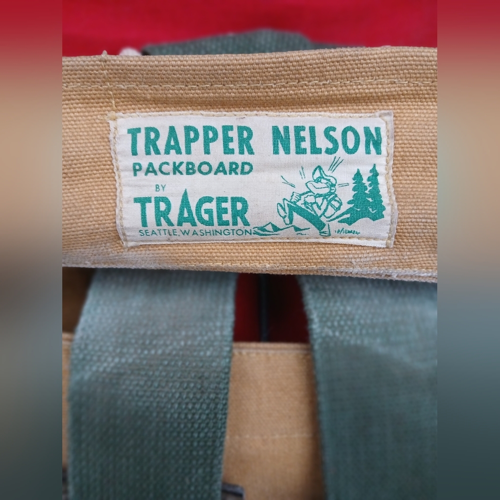 Trager Trapper Nelson Canvas Packboard - Tan and Green